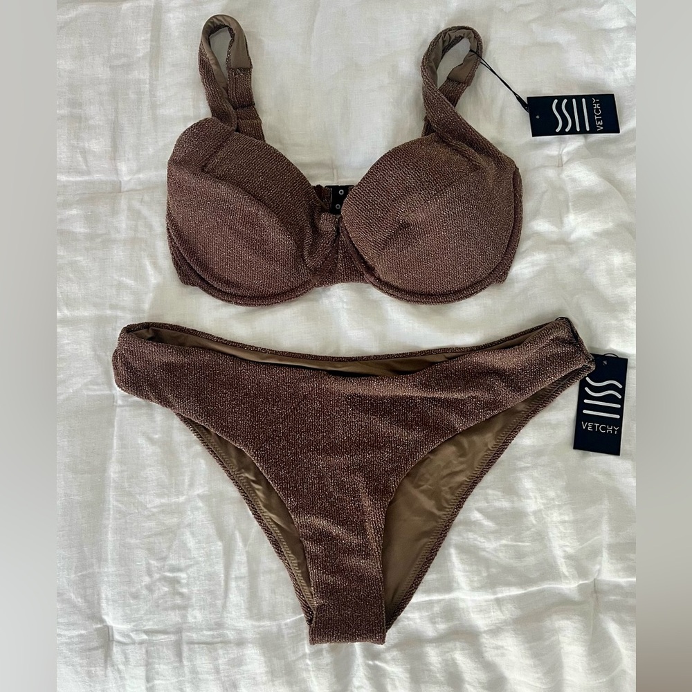 Vetchy Laguna Bikini Set in brown gold NWT size small DD top & large bottom